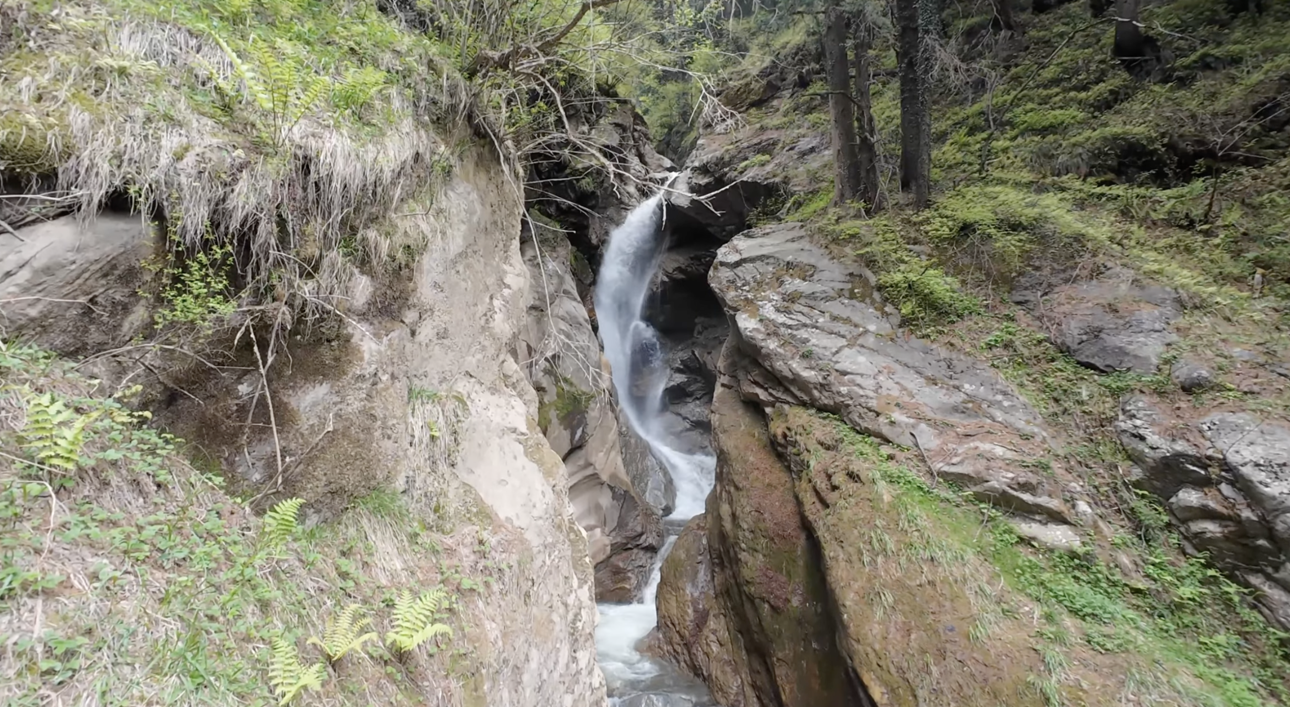 Enjoy the Waterfall Views during Kheerganga trek